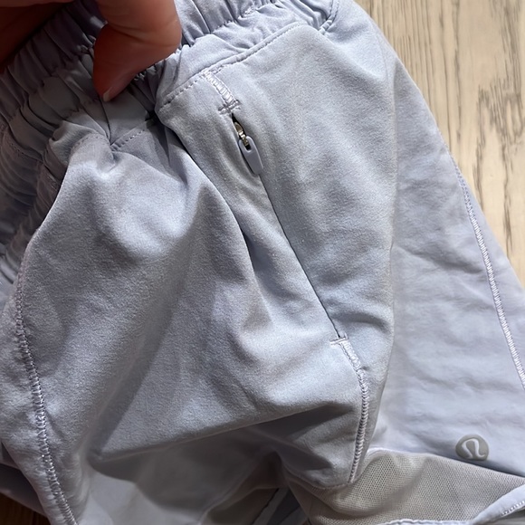 Blue periwinkle lululemon shorts size 8 great condition - Picture 6 of 7